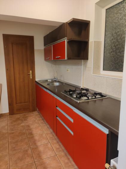 Apartament cu 2 camere semidecomandat, mobilat în Centrul Istoric