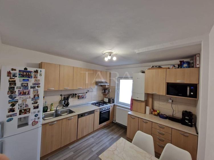 Apartament cu 3 camere decomandat, mobilat în Zorilor
