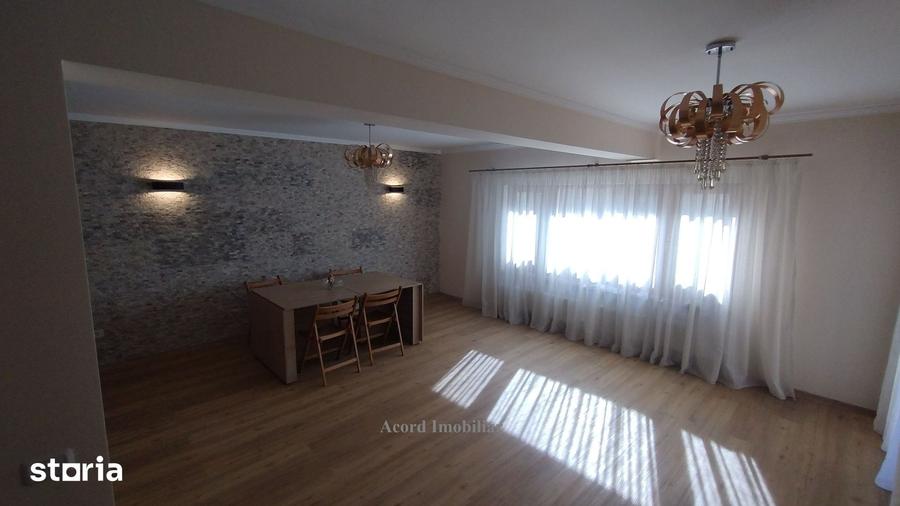 Casă cu 5 camere cu Teren 440 Mp în Valu lui Traian