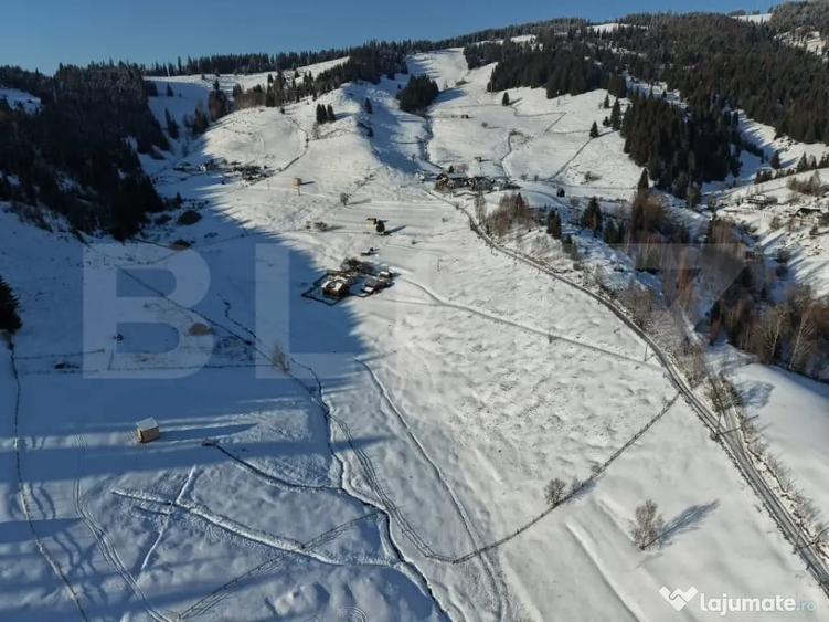 Teren de 36000 mp, în Central