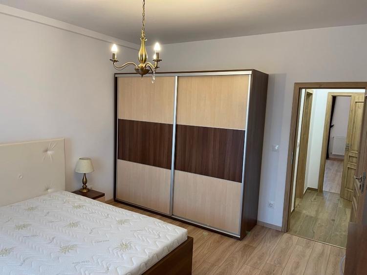 Apartament cu 4 camere decomandat, mobilat în Valenta