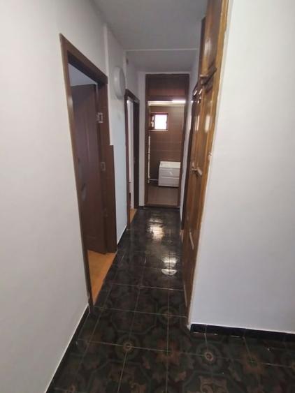 Apartament cu 3 camere decomandat, mobilat în Peco