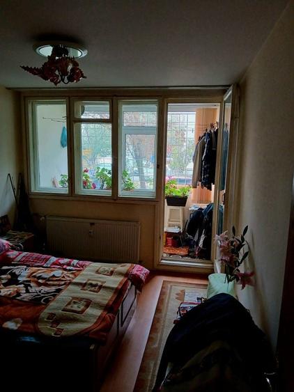 Apartament cu 3 camere semidecomandat, mobilat în Dristor — fotografia 3