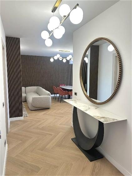 Apartament cu 3 camere decomandat, mobilat în Iancu Nicolae