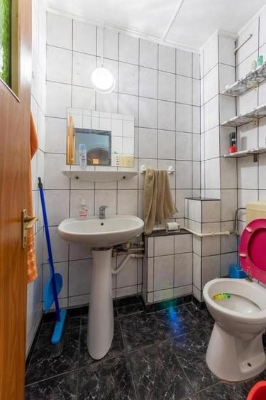 Apartament cu 3 camere în Berceni