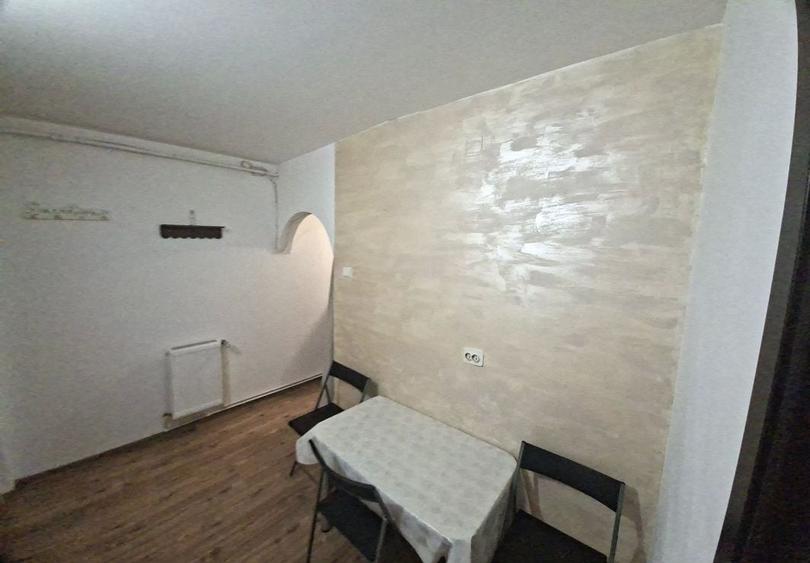 Garsonieră decomandată în Dărmănești