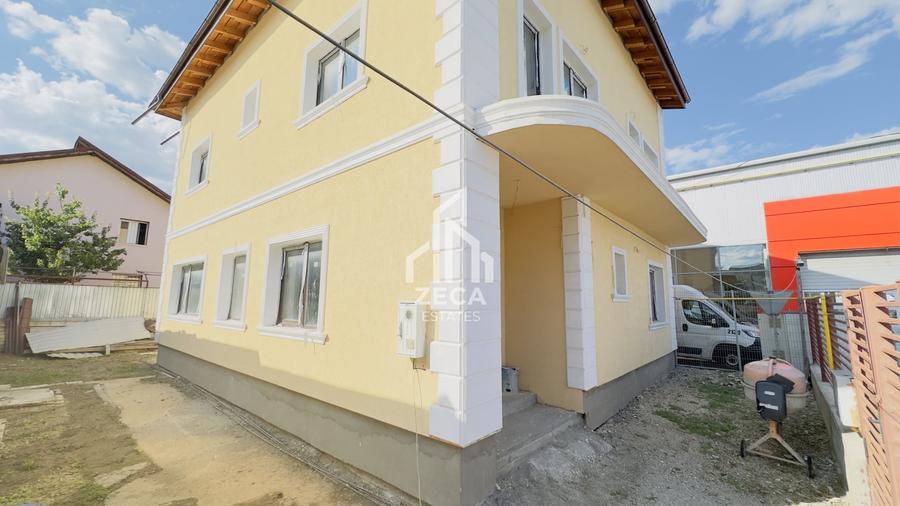 Casă individuală cu 7 camere cu Canalizare în Andronache