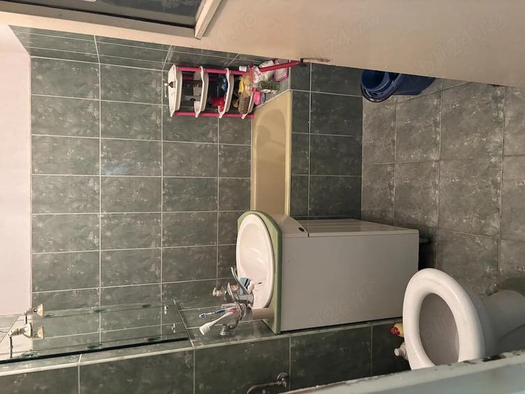 Apartament cu 2 camere decomandat în Botizului