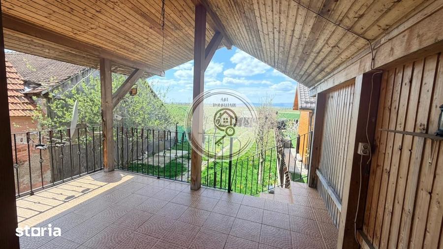 Casă cu 5 camere cu Teren 562 Mp în Hălchiu