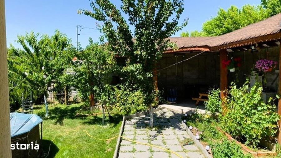 Casă cu 4 camere cu Teren 915 Mp în Găneasa