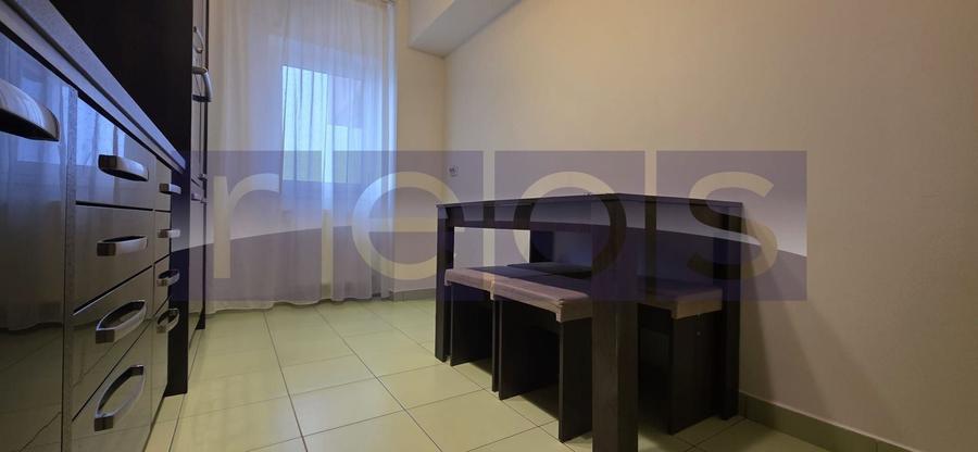 Apartament cu 2 camere decomandat, mobilat în Central