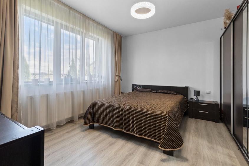 Casă cu 4 camere în Sânpetru