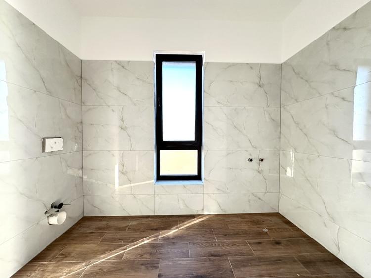 Duplex cu 5 camere cu Canalizare în Dumbrăvița