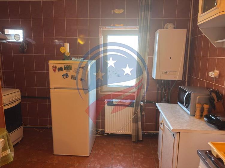 Apartament cu 2 camere semidecomandat în 1 Mai