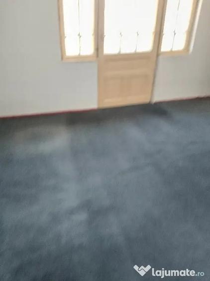 Apartament cu 3 camere decomandat în Predeal
