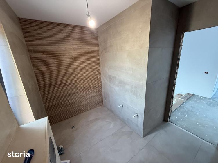Casă cu 4 camere cu Teren 300 Mp în Central