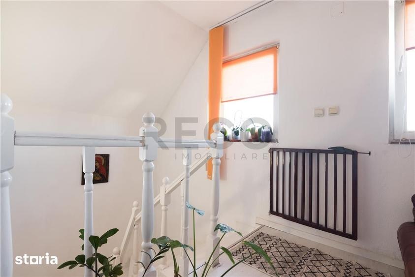 Casă cu 5 camere cu Teren 380 Mp în Nufărul