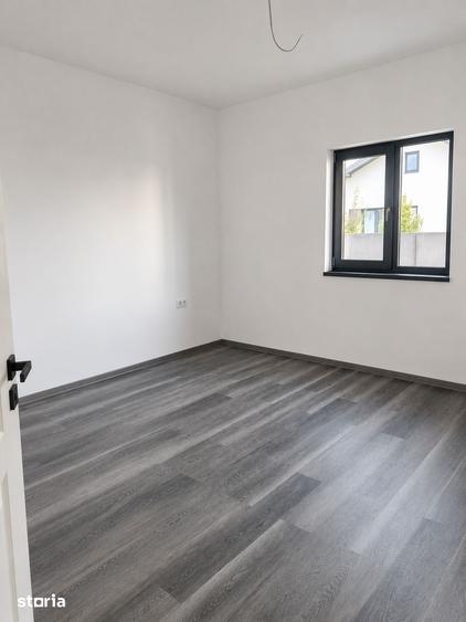 Casă cu 3 camere cu Teren 300 Mp în Central
