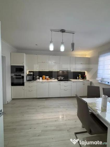 Casă cu 6 camere cu Teren 500 Mp în Calea Moldovei