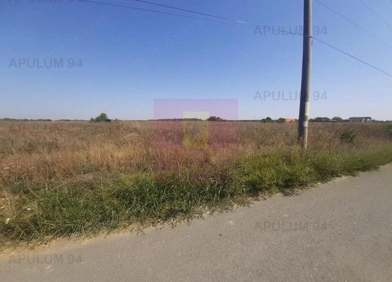 Teren de 1300 mp, în 1 Decembrie