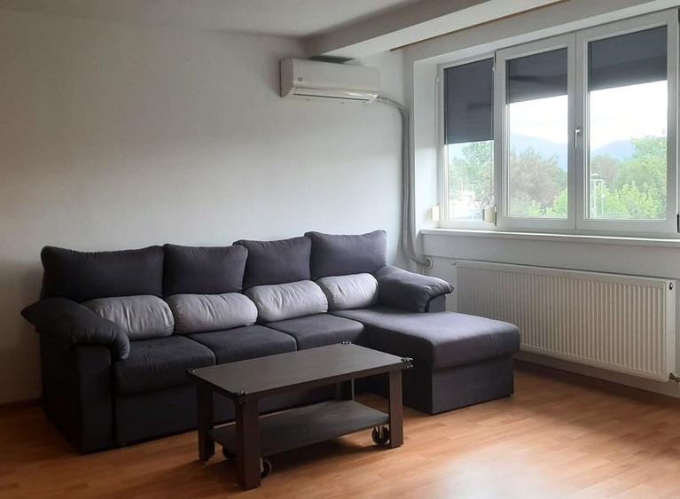 Brasov apartament renovat 2 camere + boxa 7 mp vedere superba spre Tampa - 12