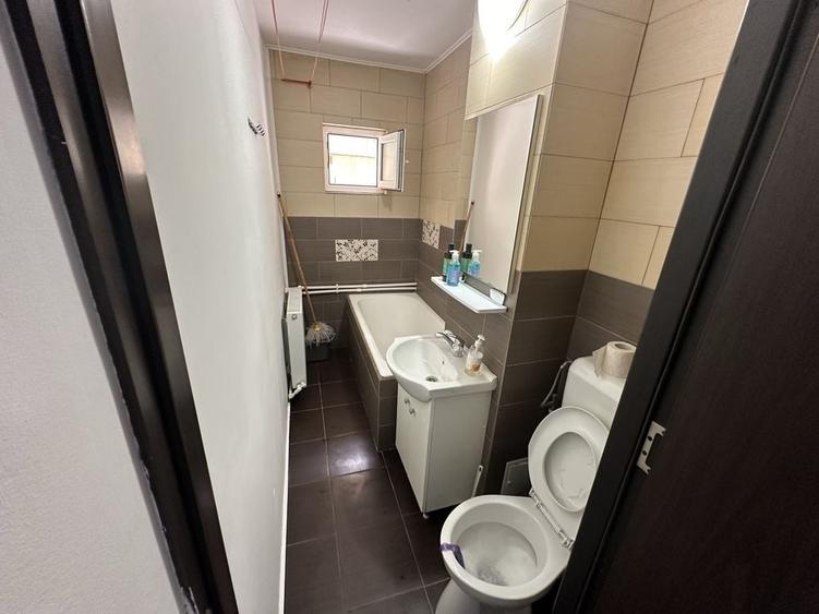 Apartament cu 2 camere în Uiești