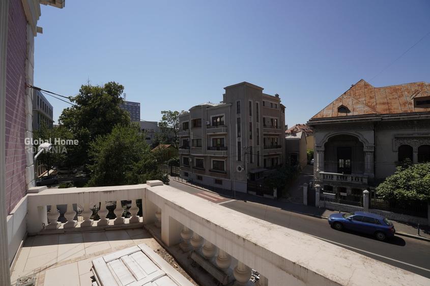 Casă individuală cu 12 camere cu Canalizare în Ultracentral
