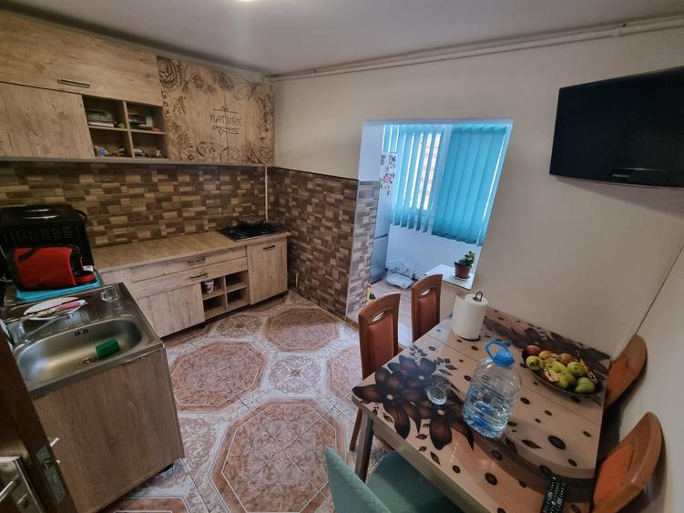 Apartament cu 3 camere decomandat în Cetate