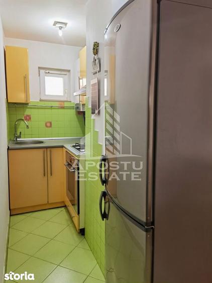 Apartament cu 3 camere semidecomandat, mobilat în Steaua