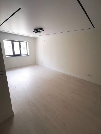 Apartament cu 3 camere decomandat în Exterior Vest