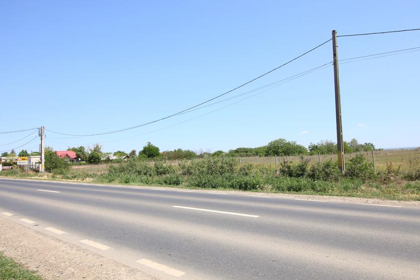 Teren agricol extravilan de 12000 mp, în Vânători