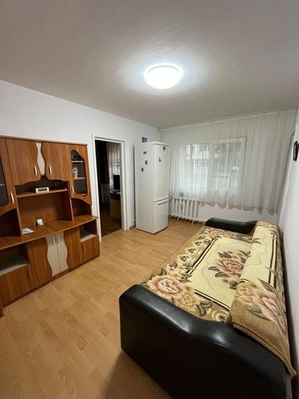 Apartament cu 2 camere semidecomandat în Micro 14