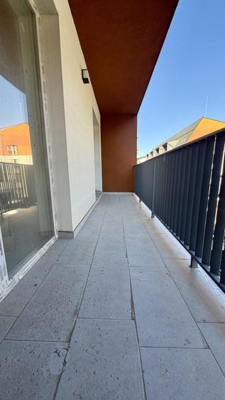 Apartament cu 3 camere semidecomandat în Florești