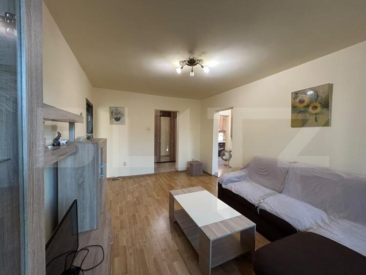 Apartament cu 3 camere semidecomandat, mobilat în Gheorgheni