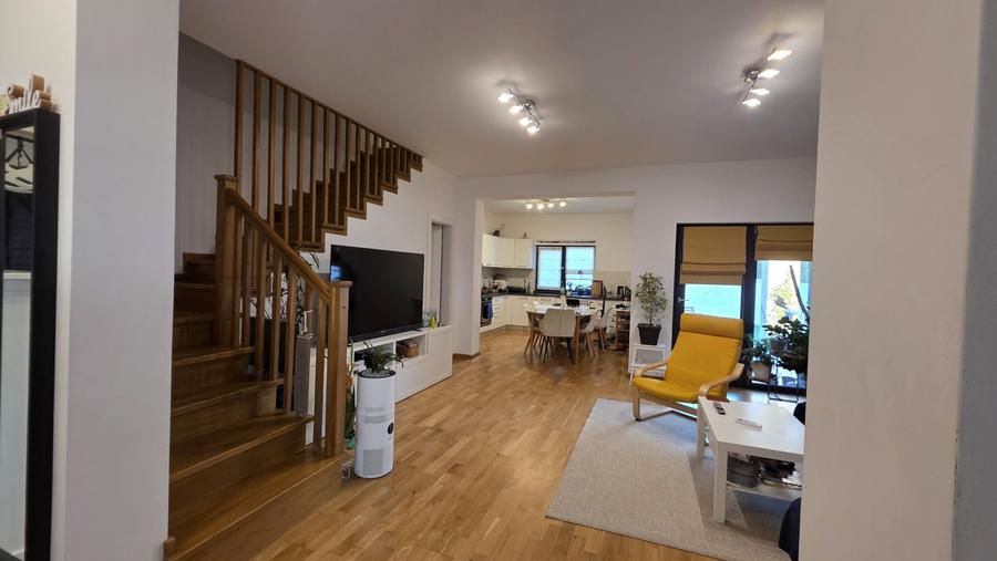 Duplex cu 4 camere cu Canalizare în Dumbrăvița