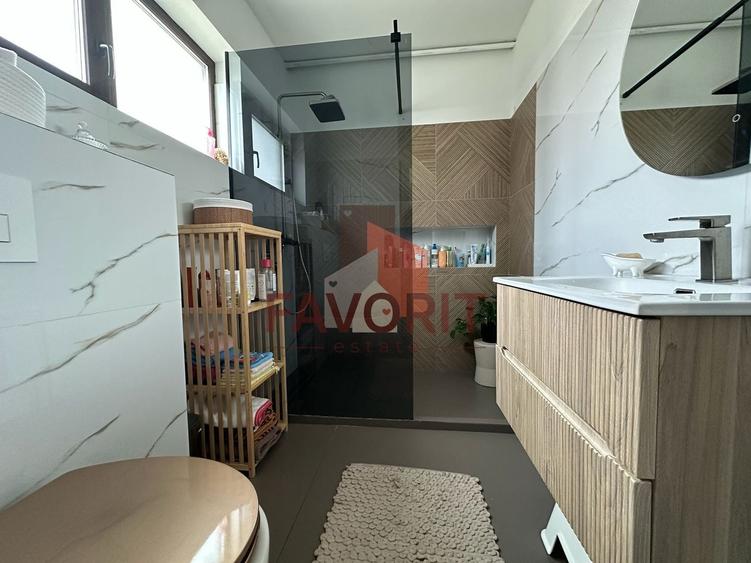 Duplex cu 4 camere cu Canalizare în Săcălaz