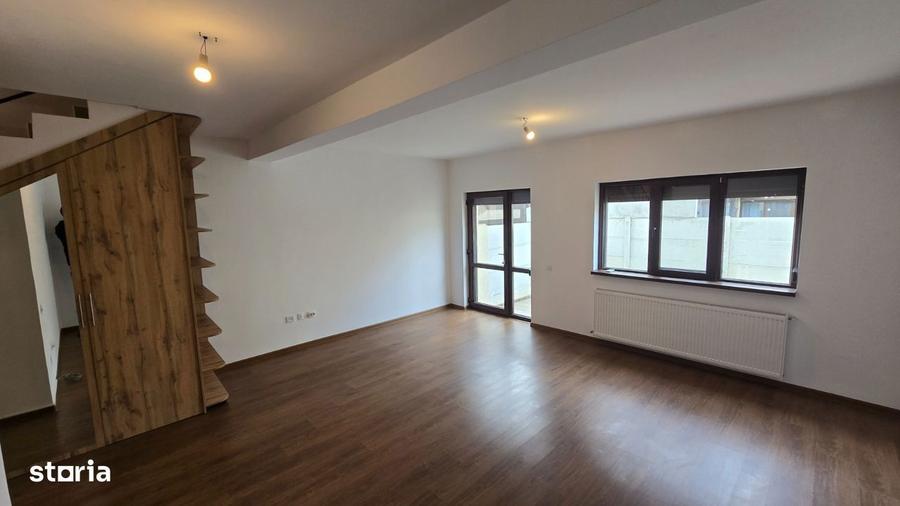 Casă cu 4 camere cu Teren 162 Mp în Central