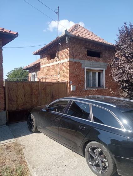 Casă cu 4 camere în Șărmășag