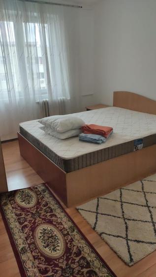 Apartament cu 3 camere în Tei