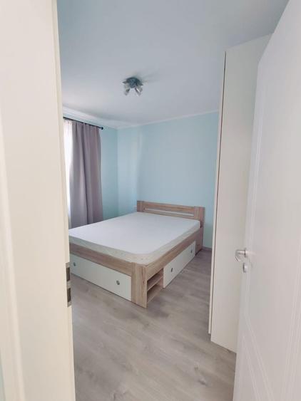Apartament cu 3 camere semidecomandat, mobilat în Giroc
