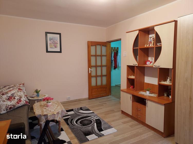 Apartament cu 3 camere decomandat în Obcini