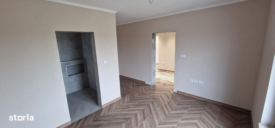 Casă cu 3 camere decomandat cu Canalizare în Agigea