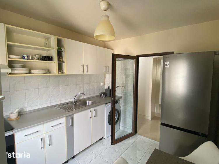 Apartament cu 2 camere decomandat în Văcăresti
