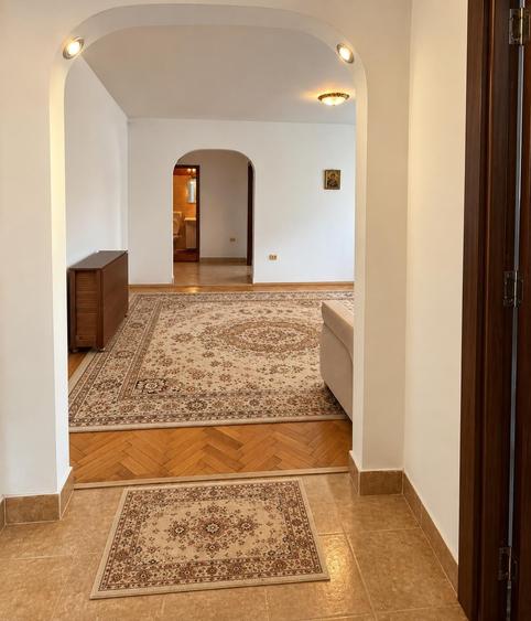 Apartament 3 camere – ultracentral, 63 mp, orientare S-V – 69.900 EUR - 3