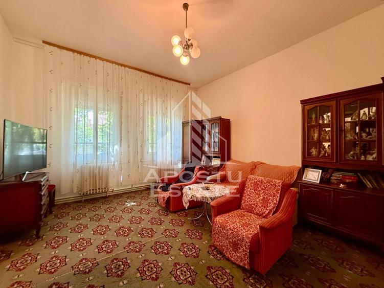Casă individuală cu 8 camere cu Piscina în Iosefin