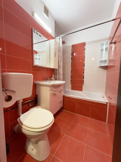 Apartament cu 2 camere semidecomandat, mobilat în Victoriei