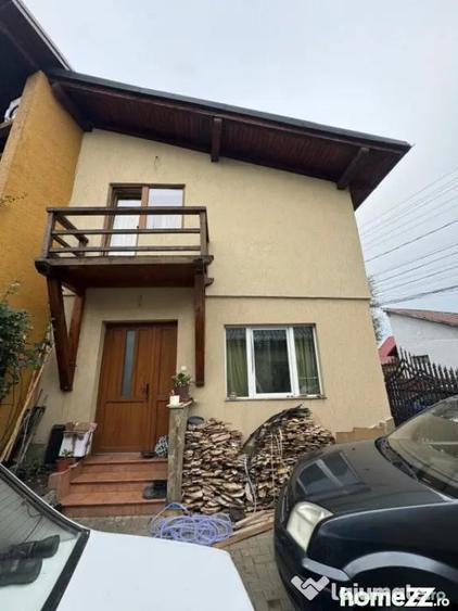 Casă cu 4 camere cu Teren 300 Mp în Rădăuți