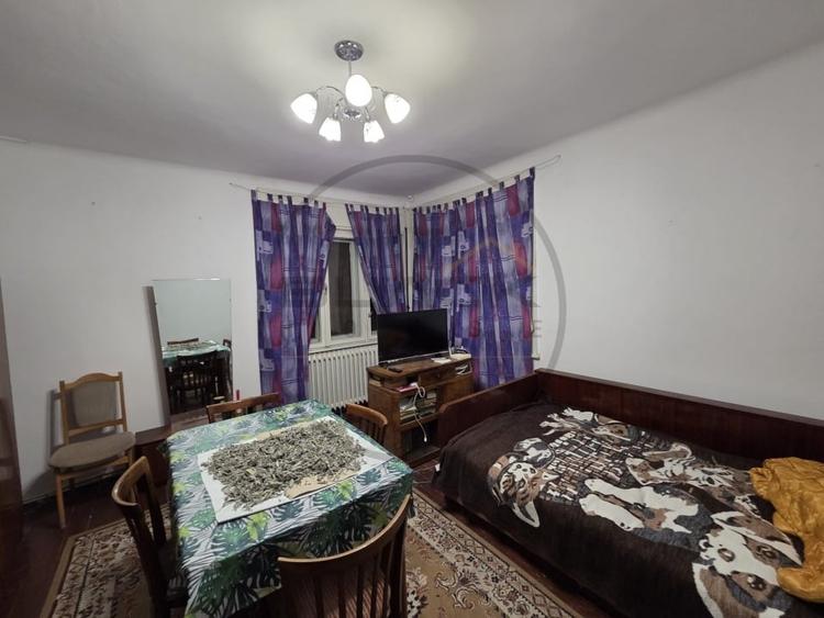 Casă individuală cu 6 camere cu Canalizare în Între Lacuri