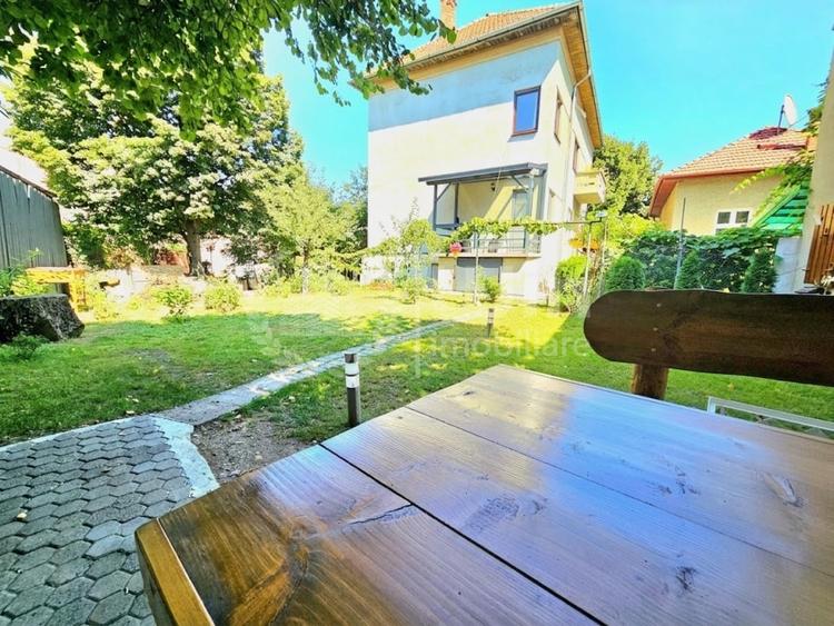 Apartament cu 3 camere semidecomandat, mobilat în Andrei Mureșanu