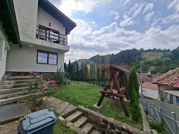Casă cu 2 camere cu Teren 317 Mp în Schei
